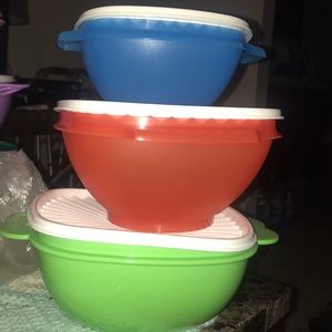 3 Tupperware 💚💙🧡